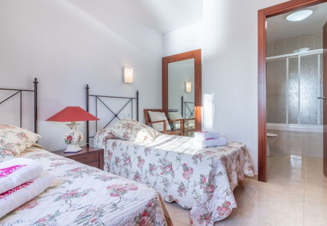 Vil.la en Empuriabrava - 0109-PANI Casa al canal amb piscina i amarratge Vil.la en Empuriabrava - 0109-PANI Casa al canal amb piscina i amarratge