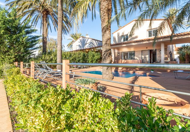 Vil.la en Empuriabrava - 0109-PANI Casa al canal amb piscina i amarratge Vil.la en Empuriabrava - 0109-PANI Casa al canal amb piscina i amarratge