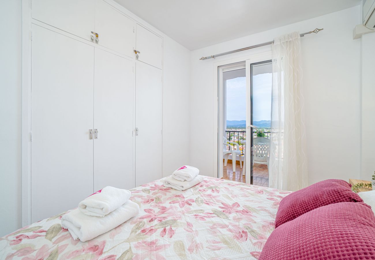 Apartament en Empuriabrava - 0186-SAN LUIS Apartament amb vistes al mar