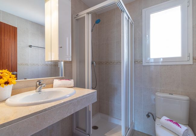 Vil.la en Empuriabrava - 0145-PANI Casa al canal amb piscina i amarratge Vil.la en Empuriabrava - 0145-PANI Casa al canal amb piscina i amarratge