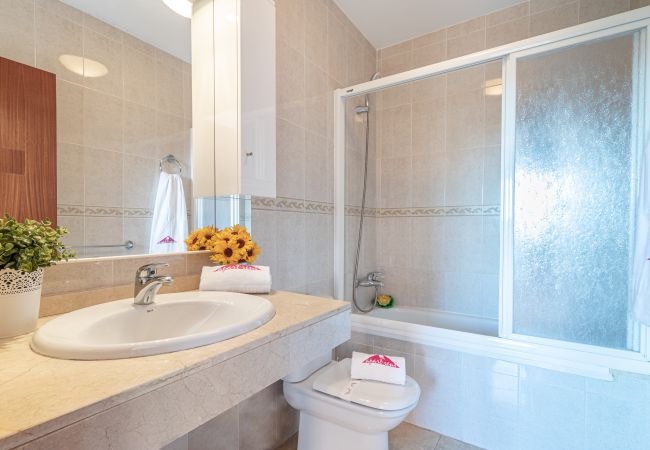 Vil.la en Empuriabrava - 0145-PANI Casa al canal amb piscina i amarratge Vil.la en Empuriabrava - 0145-PANI Casa al canal amb piscina i amarratge