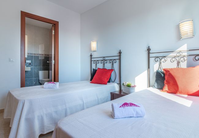 Vil.la en Empuriabrava - 0145-PANI Casa al canal amb piscina i amarratge Vil.la en Empuriabrava - 0145-PANI Casa al canal amb piscina i amarratge