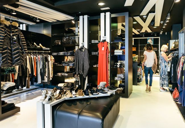 Apartament en Empuriabrava - 0175-PORT GREC Apartament amb WIFI, vistes al canal i al mar Apartament en Empuriabrava - 0175-PORT GREC Apartament amb WIFI, vistes al canal i al mar