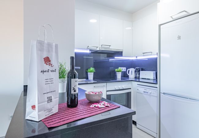 Apartament en Empuriabrava - 0175-PORT GREC Apartament amb WIFI, vistes al canal i al mar Apartament en Empuriabrava - 0175-PORT GREC Apartament amb WIFI, vistes al canal i al mar