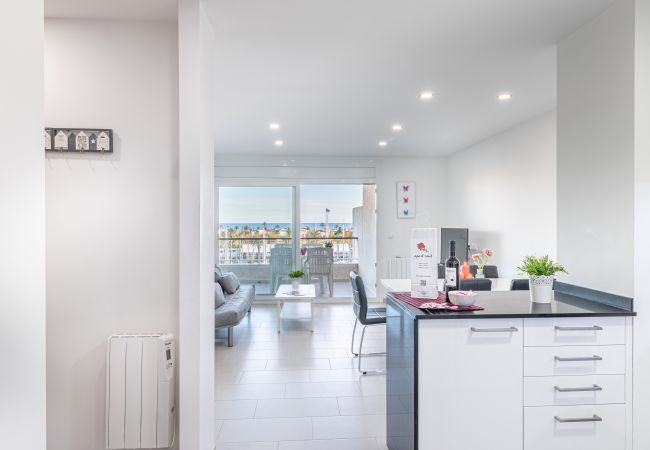 Apartament en Empuriabrava - 0175-PORT GREC Apartament amb WIFI, vistes al canal i al mar Apartament en Empuriabrava - 0175-PORT GREC Apartament amb WIFI, vistes al canal i al mar