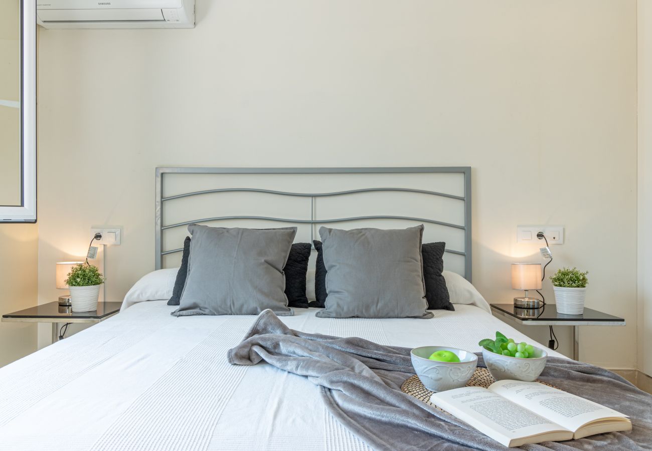 Vil.la en Empuriabrava - 0141-PANI Casa al canal amb piscina i amarratge