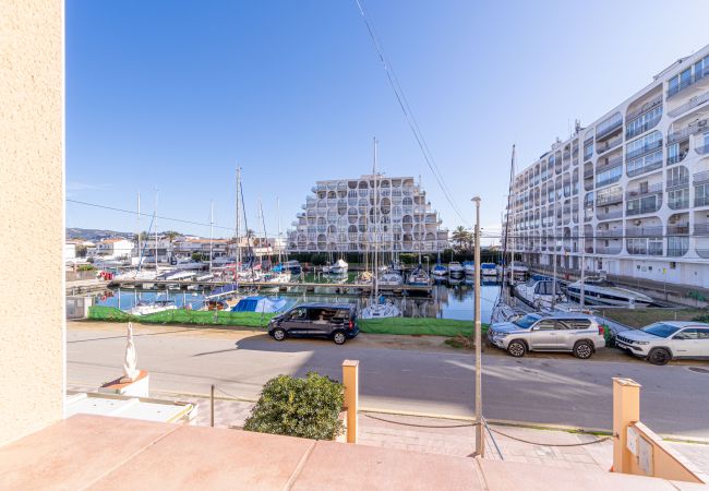 Apartament en Empuriabrava - 0163-PORT SALINS Apartament amb vistes al canal Apartament en Empuriabrava - 0163-PORT SALINS Apartament amb vistes al canal