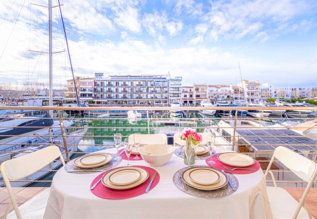 Apartament en Empuriabrava - 0163-PORT SALINS Apartament amb vistes al canal Apartament en Empuriabrava - 0163-PORT SALINS Apartament amb vistes al canal