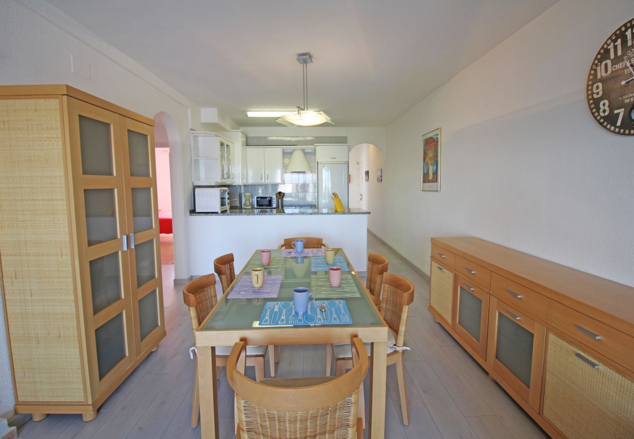 Apartament en Empuriabrava - 0183-SANT MAURICI Apartament amb vistes al canal i pàrquing