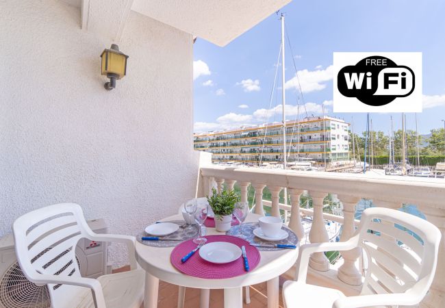 Apartament en Empuriabrava - 0131-PORT MOXO Apartament amb terrassa i vistes al canal Apartament en Empuriabrava - 0131-PORT MOXO Apartament amb terrassa i vistes al canal