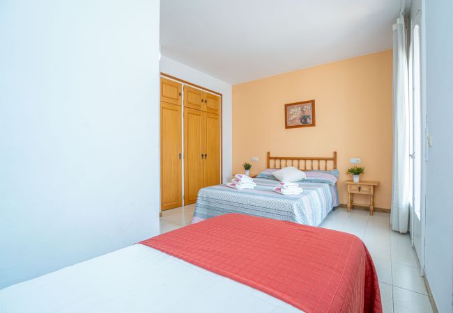 Apartament en Empuriabrava - 0131-PORT MOXO Apartament amb terrassa i vistes al canal Apartament en Empuriabrava - 0131-PORT MOXO Apartament amb terrassa i vistes al canal