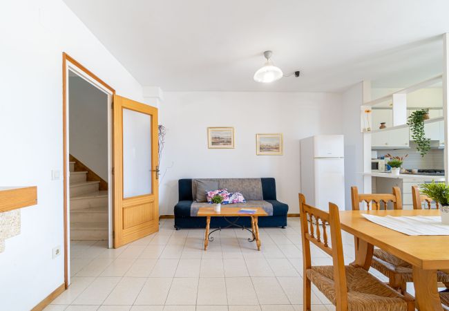 Apartament en Empuriabrava - 0131-PORT MOXO Apartament amb terrassa i vistes al canal Apartament en Empuriabrava - 0131-PORT MOXO Apartament amb terrassa i vistes al canal