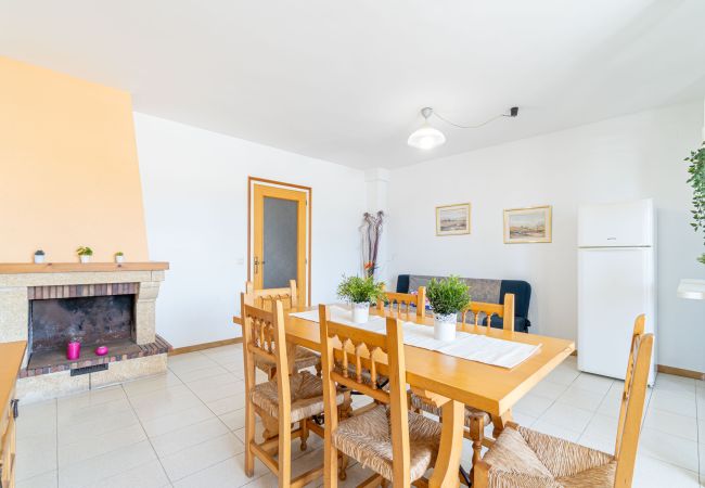 Apartament en Empuriabrava - 0131-PORT MOXO Apartament amb terrassa i vistes al canal Apartament en Empuriabrava - 0131-PORT MOXO Apartament amb terrassa i vistes al canal