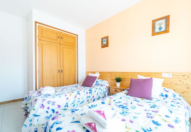 Apartament en Empuriabrava - 0131-PORT MOXO Apartament amb terrassa i vistes al canal Apartament en Empuriabrava - 0131-PORT MOXO Apartament amb terrassa i vistes al canal