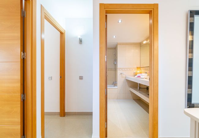 Apartament en Empuriabrava - 0160-PORT GREC Apartament amb WIFI, Smart TV, vista al canal i al mar Apartament en Empuriabrava - 0160-PORT GREC Apartament amb WIFI, Smart TV, vista al canal i al mar