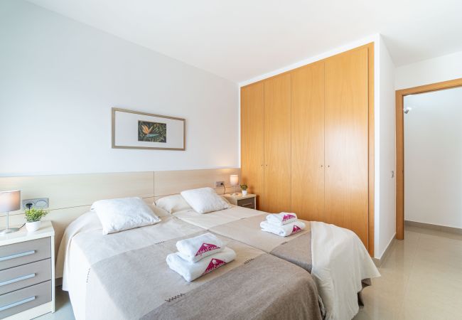 Apartament en Empuriabrava - 0160-PORT GREC Apartament amb WIFI, Smart TV, vista al canal i al mar Apartament en Empuriabrava - 0160-PORT GREC Apartament amb WIFI, Smart TV, vista al canal i al mar