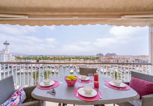 Apartament en Empuriabrava - 0160-PORT GREC Apartament amb WIFI, Smart TV, vista al canal i al mar Apartament en Empuriabrava - 0160-PORT GREC Apartament amb WIFI, Smart TV, vista al canal i al mar