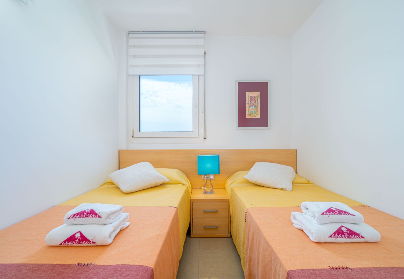 Apartament en Empuriabrava - 0160-PORT GREC Apartament amb WIFI, Smart TV, vista al canal i al mar