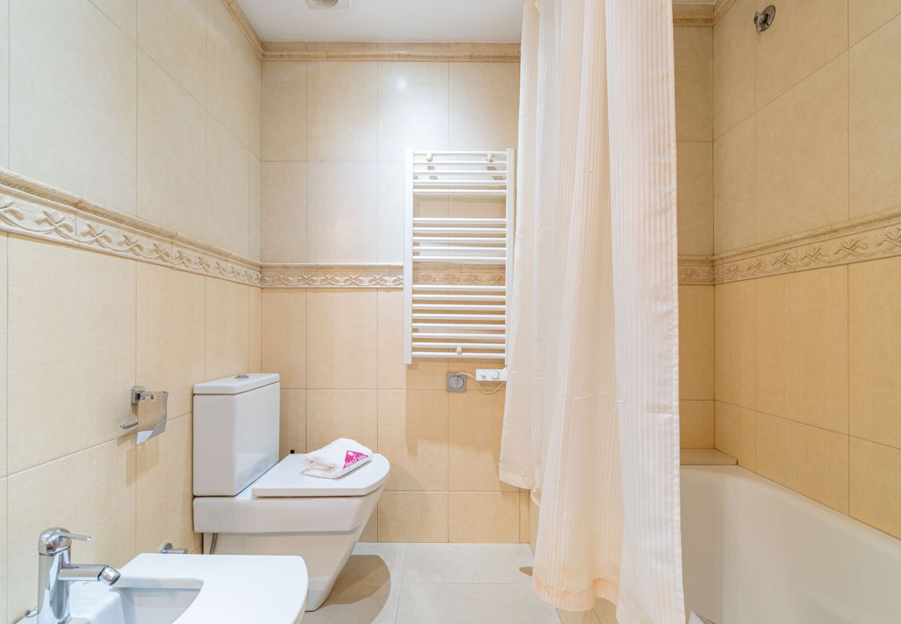 Apartament en Empuriabrava - 0160-PORT GREC Apartament amb WIFI, Smart TV, vista al canal i al mar