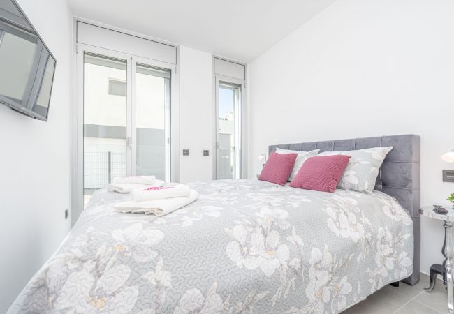 Apartament en Rosas / Roses - 2010-AV.PLATJA Apartament alt standing amb piscina comunitària i pàrquing Apartament en Rosas / Roses - 2010-AV.PLATJA Apartament alt standing amb piscina comunitària i pàrquing