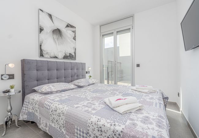 Apartament en Rosas / Roses - 2010-AV.PLATJA Apartament alt standing amb piscina comunitària i pàrquing Apartament en Rosas / Roses - 2010-AV.PLATJA Apartament alt standing amb piscina comunitària i pàrquing