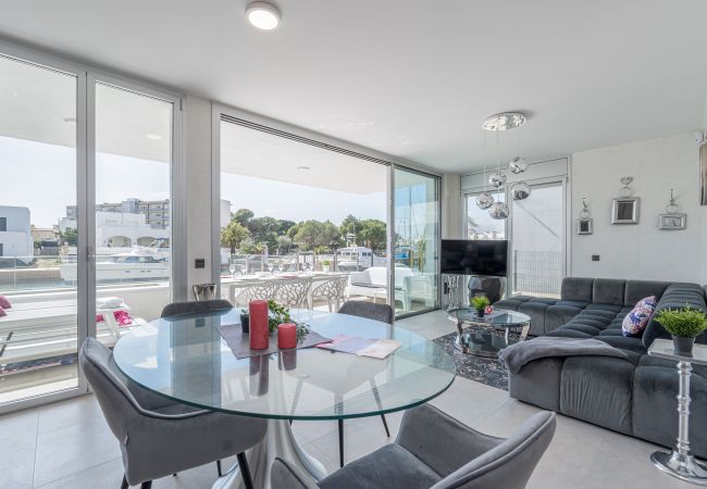 Apartament en Rosas / Roses - 2010-AV.PLATJA Apartament alt standing amb piscina comunitària i pàrquing Apartament en Rosas / Roses - 2010-AV.PLATJA Apartament alt standing amb piscina comunitària i pàrquing