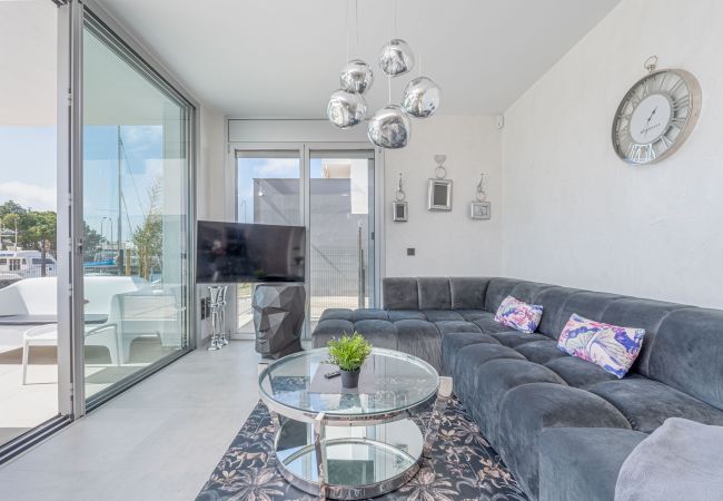 Apartament en Rosas / Roses - 2010-AV.PLATJA Apartament alt standing amb piscina comunitària i pàrquing Apartament en Rosas / Roses - 2010-AV.PLATJA Apartament alt standing amb piscina comunitària i pàrquing