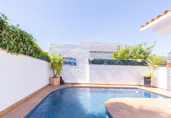 Vil.la en Empuriabrava - 0080-ALBERES Casa amb piscina Vil.la en Empuriabrava - 0080-ALBERES Casa amb piscina