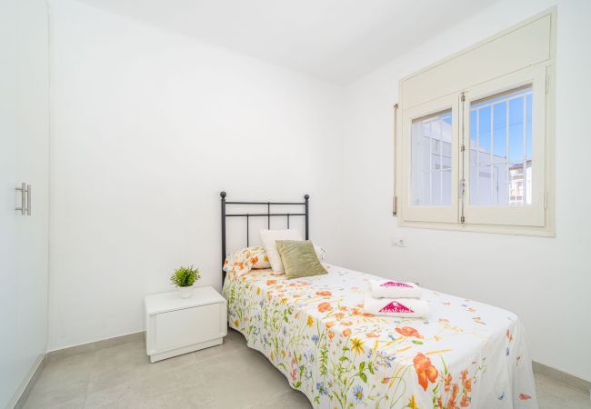 Vil.la en Empuriabrava - 0100-LLOBREGAT Casa al canal amb piscina, amarratge i estudi Vil.la en Empuriabrava - 0100-LLOBREGAT Casa al canal amb piscina, amarratge i estudi