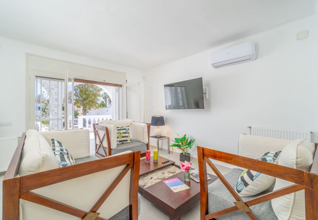 Vil.la en Empuriabrava - 0100-LLOBREGAT Casa al canal amb piscina, amarratge i estudi Vil.la en Empuriabrava - 0100-LLOBREGAT Casa al canal amb piscina, amarratge i estudi