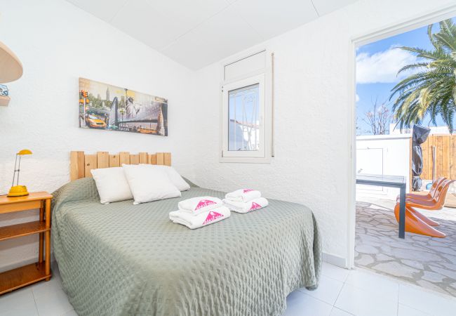 Vil.la en Empuriabrava - 0009-ALBERES Casa amb piscina Vil.la en Empuriabrava - 0009-ALBERES Casa amb piscina