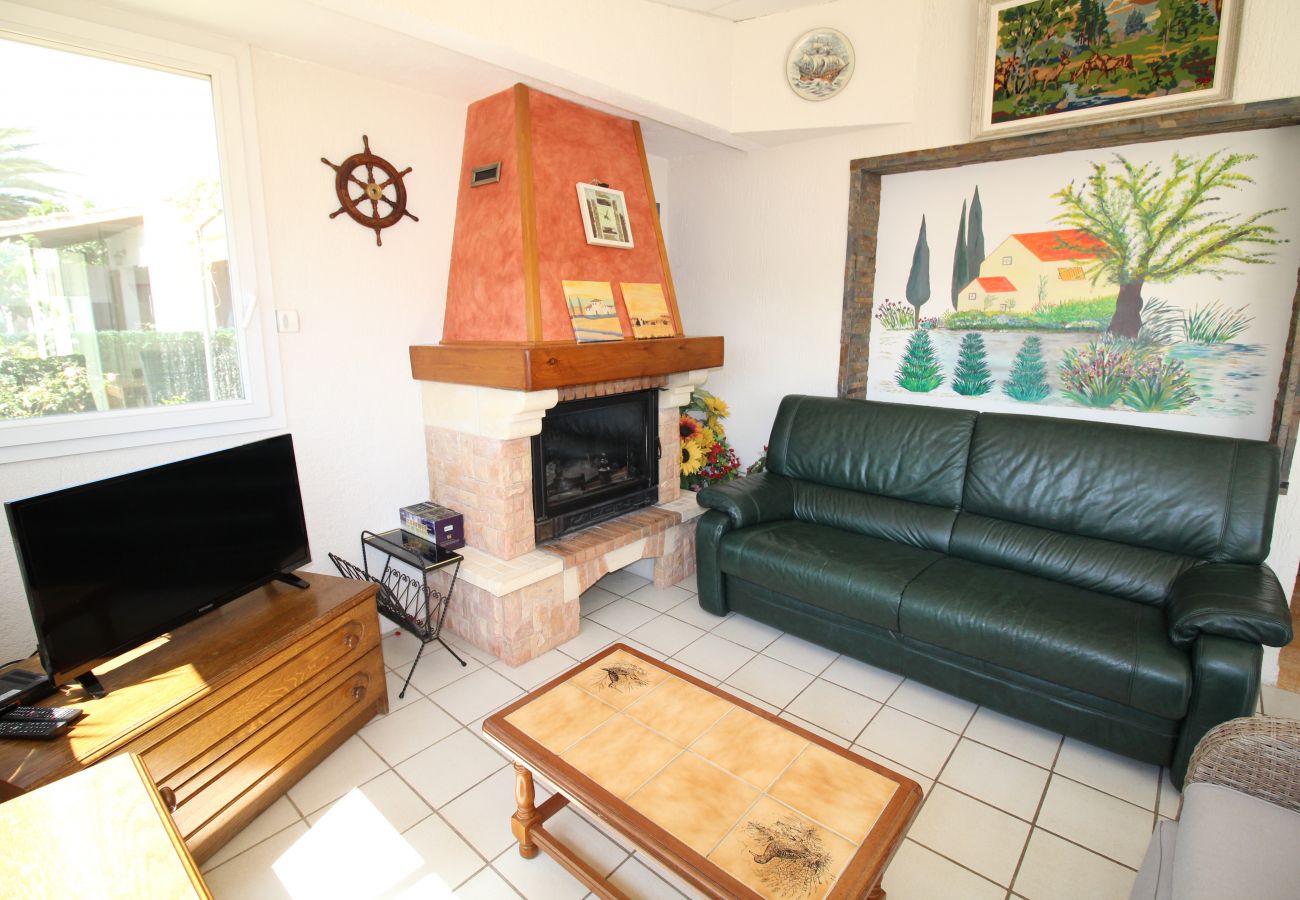 Villa in Empuriabrava - 0032-CARLIT Haus mit Garten und 3 Schlafzimmer