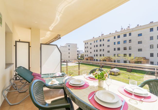 Ferienwohnung in Rosas / Roses - 8010-MIL.LENI Appartement mit Gemeinschaftspool und Parkplatz