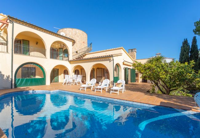 Villa in Empuriabrava - 0010-TER Haus am Kanal mit Pool und Liegeplatz 