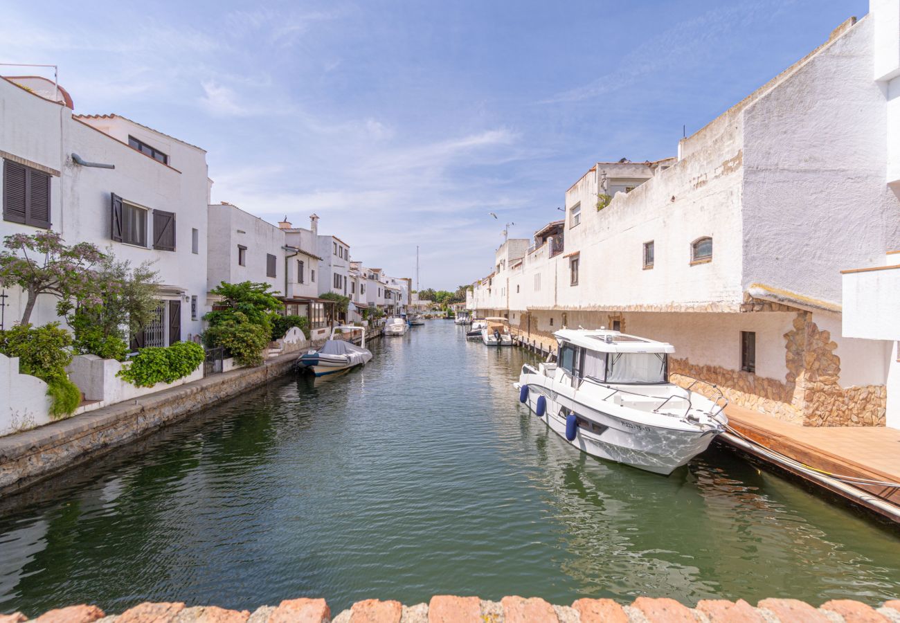 Villa in Empuriabrava - 0151-ILLA CARTAGO Fischerhaus am Kanal