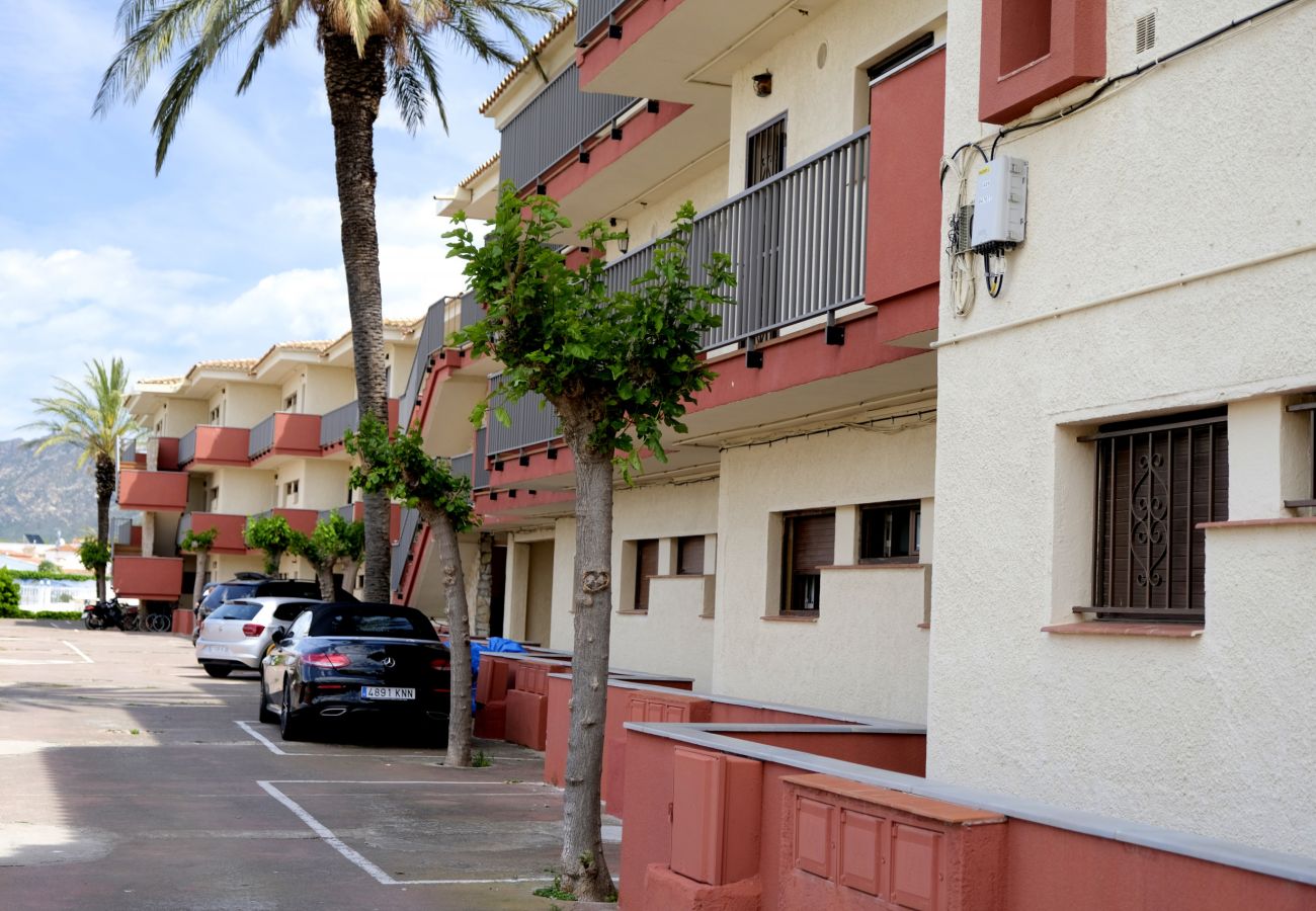 Ferienwohnung in Empuriabrava - 0147-PORT SOTAVENT Appartment mit Kanalblick und Gemeinschaftspool
