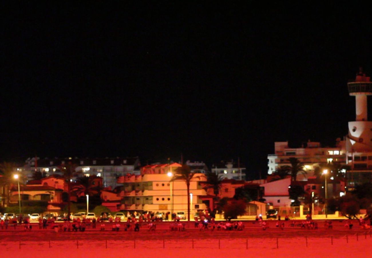 Ferienwohnung in Empuriabrava - 0089-MIRABLAU Ferienwohnung mit seitlichem Blick auf den Strand