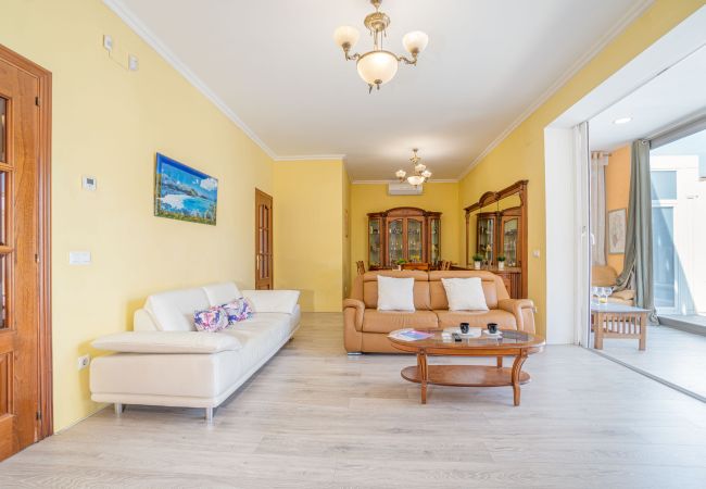 Villa in Empuriabrava - 0125-MONTGRI Huis met privé-zwembad en wifi Villa in Empuriabrava - 0125-MONTGRI Huis met privé-zwembad en wifi