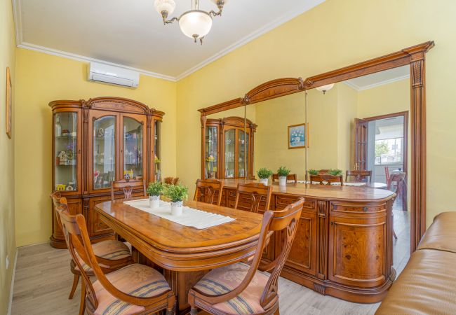 Villa in Empuriabrava - 0125-MONTGRI Huis met privé-zwembad en wifi Villa in Empuriabrava - 0125-MONTGRI Huis met privé-zwembad en wifi