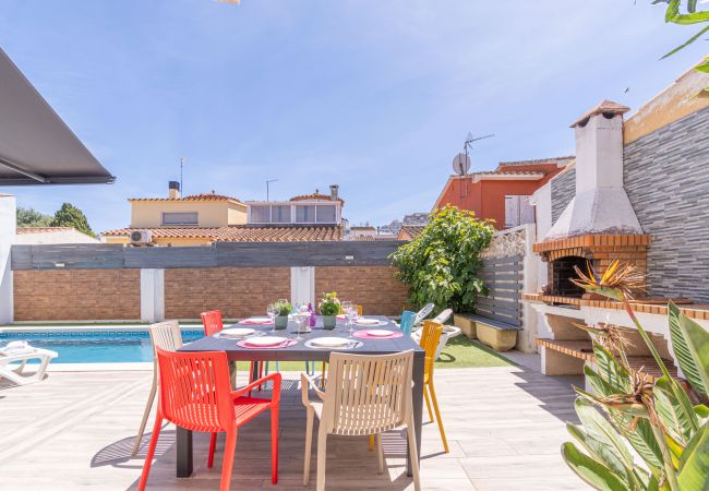 Villa in Empuriabrava - 0125-MONTGRI Huis met privé-zwembad en wifi Villa in Empuriabrava - 0125-MONTGRI Huis met privé-zwembad en wifi