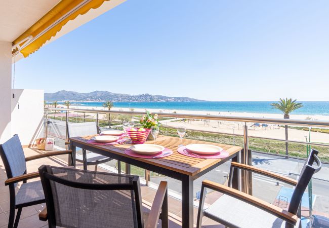 Appartement in Empuriabrava - 0083-BLAUCEL Appartement met zeezicht  Appartement in Empuriabrava - 0083-BLAUCEL Appartement met zeezicht