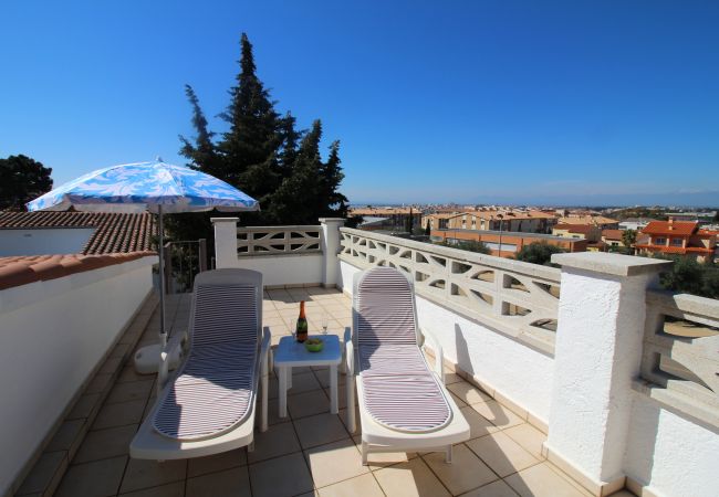 Villa in Rosas / Roses - 2029-GRECS Roses Huis met wifi, Smart TV, tuin en parkeerplaats Villa in Rosas / Roses - 2029-GRECS Roses Huis met wifi, Smart TV, tuin en parkeerplaats