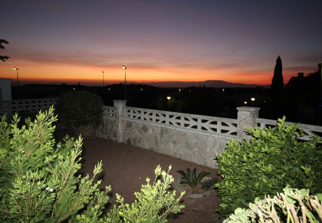 Villa in Rosas / Roses - 2029-GRECS Roses Huis met wifi, Smart TV, tuin en parkeerplaats Villa in Rosas / Roses - 2029-GRECS Roses Huis met wifi, Smart TV, tuin en parkeerplaats
