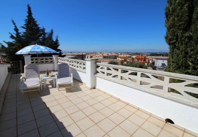 Villa in Rosas / Roses - 2029-GRECS Roses Huis met wifi, Smart TV, tuin en parkeerplaats Villa in Rosas / Roses - 2029-GRECS Roses Huis met wifi, Smart TV, tuin en parkeerplaats