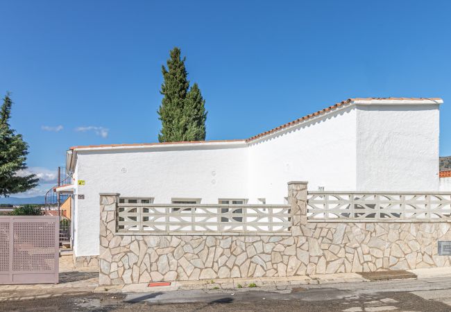 Villa in Rosas / Roses - 2029-GRECS Roses Huis met wifi, Smart TV, tuin en parkeerplaats Villa in Rosas / Roses - 2029-GRECS Roses Huis met wifi, Smart TV, tuin en parkeerplaats
