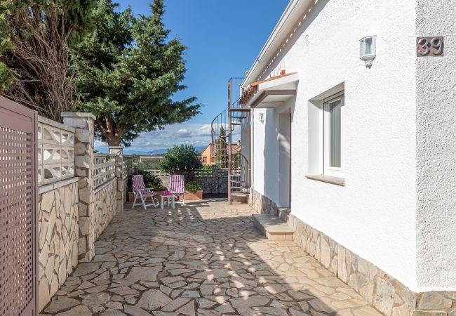 Villa in Rosas / Roses - 2029-GRECS Roses Huis met wifi, Smart TV, tuin en parkeerplaats Villa in Rosas / Roses - 2029-GRECS Roses Huis met wifi, Smart TV, tuin en parkeerplaats