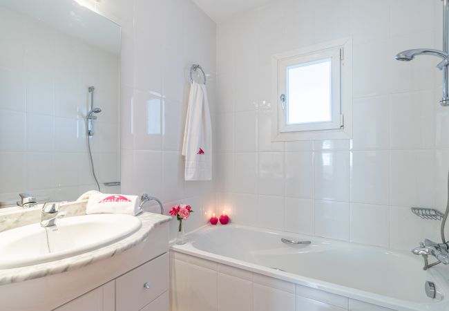 Villa in Rosas / Roses - 2029-GRECS Roses Huis met wifi, Smart TV, tuin en parkeerplaats Villa in Rosas / Roses - 2029-GRECS Roses Huis met wifi, Smart TV, tuin en parkeerplaats