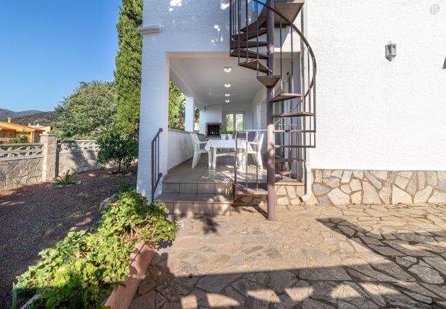 Villa in Rosas / Roses - 2029-GRECS Roses Huis met wifi, Smart TV, tuin en parkeerplaats Villa in Rosas / Roses - 2029-GRECS Roses Huis met wifi, Smart TV, tuin en parkeerplaats