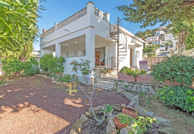 Villa in Rosas / Roses - 2029-GRECS Roses Huis met wifi, Smart TV, tuin en parkeerplaats Villa in Rosas / Roses - 2029-GRECS Roses Huis met wifi, Smart TV, tuin en parkeerplaats