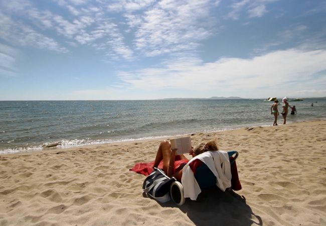 Villa in Empuriabrava - 0031-TER Huis aan kanaal met zwembad, aanlegplaats en studio Villa in Empuriabrava - 0031-TER Huis aan kanaal met zwembad, aanlegplaats en studio